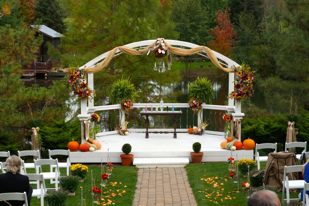 Country Cottage and Gardens