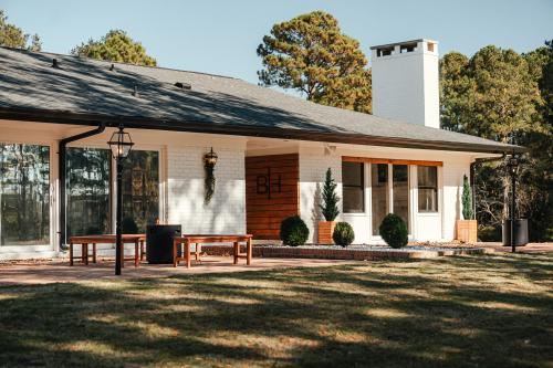 Baucom House Wedding & Event Venue