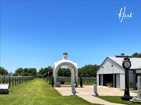 Haak Vineyards & Winery Incorporate