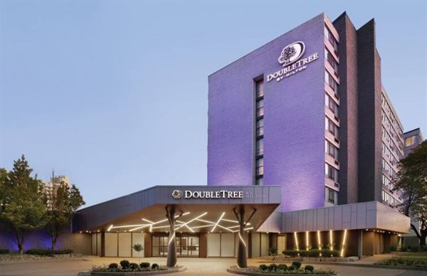 DoubleTree by Hilton Toronto Airport West