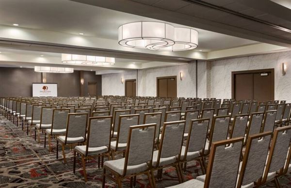 DoubleTree by Hilton Toronto Airport West