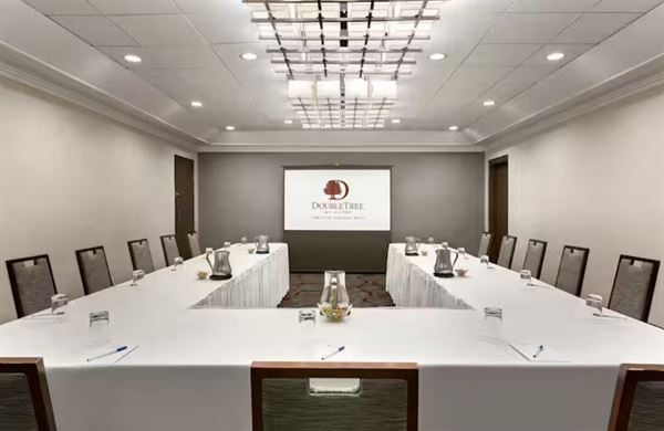 DoubleTree by Hilton Toronto Airport West