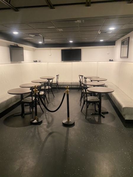 Dream Upscale Lounge