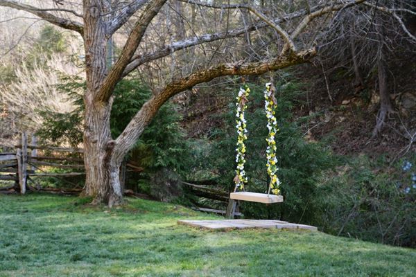 Gatlinburg's Little Log Wedding Chapel