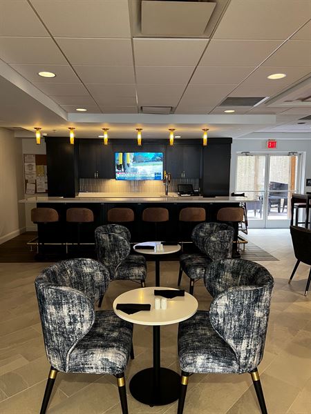 Hilton Garden Inn Courthouse Plaza