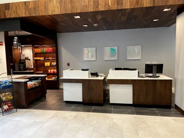 Hilton Garden Inn Courthouse Plaza