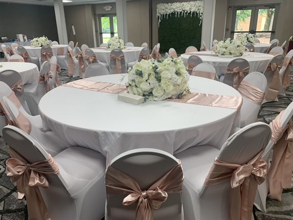 Holiday Inn Express & Suites Pittsburgh West Mifflin