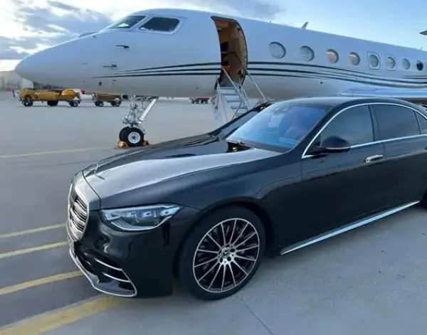 Elegant Luxury Limo
