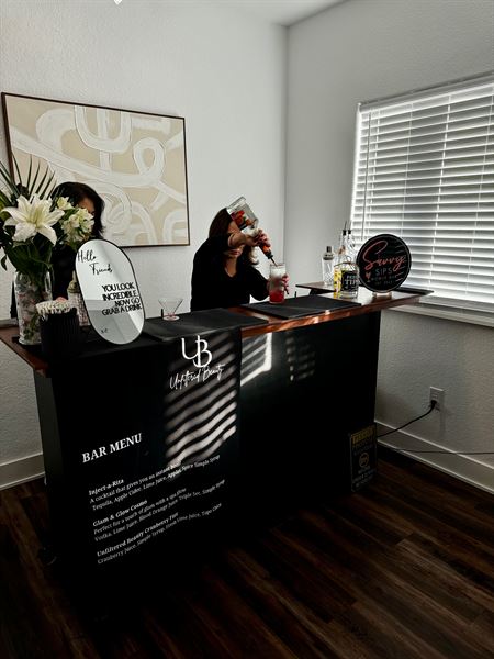 SAVVY SIPS MOBILE BAR