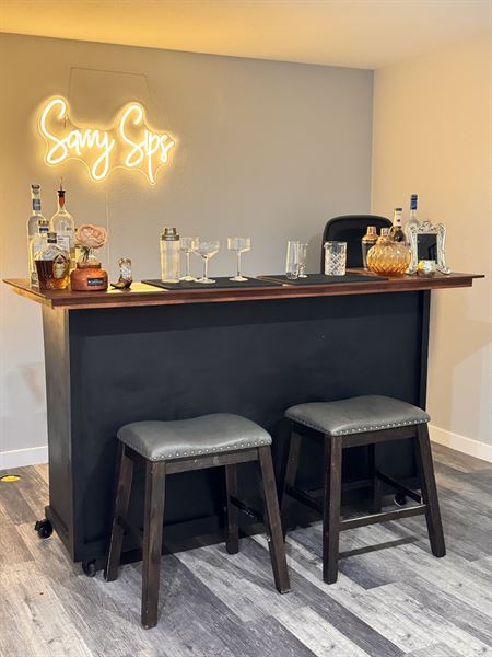Savvy Sips Mobile Bar