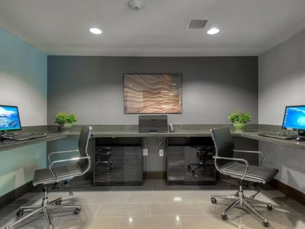 Holiday Inn Express & Suites Carlsbad Beach