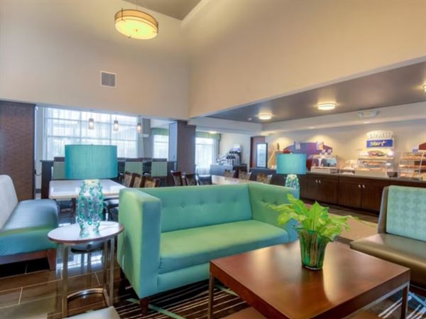 Holiday Inn Express & Suites Carlsbad Beach