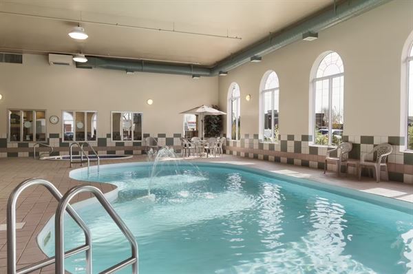 Days Inn & Suites Thunder Bay