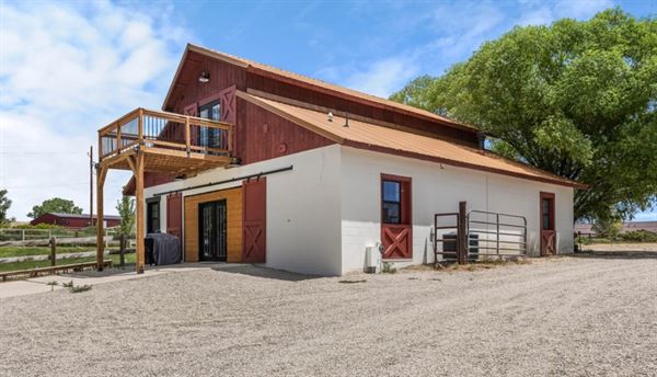 La Sal Stable Wedding and Event Venue