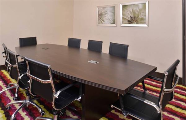 Hampton Inn & Suites Dallas Market Center