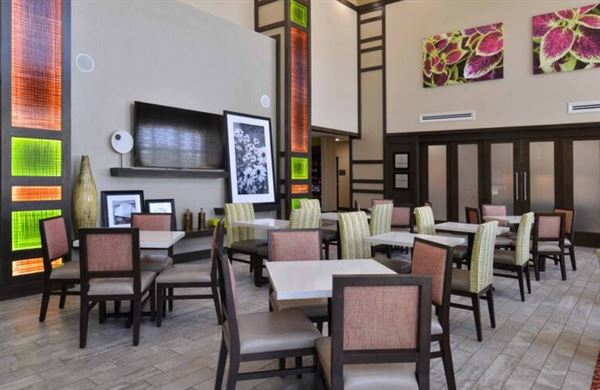 Hampton Inn & Suites Dallas Market Center