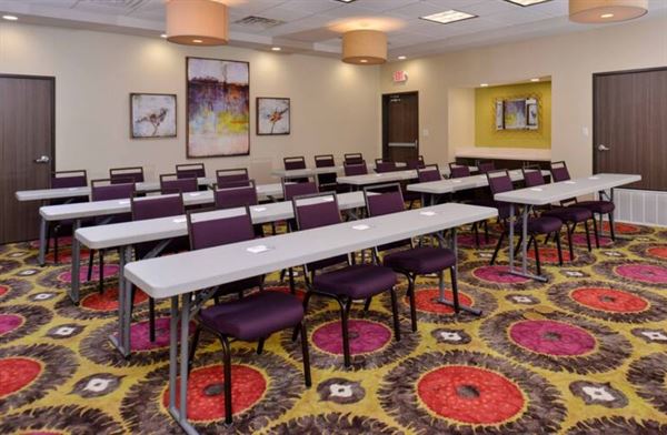 Hampton Inn & Suites Dallas Market Center