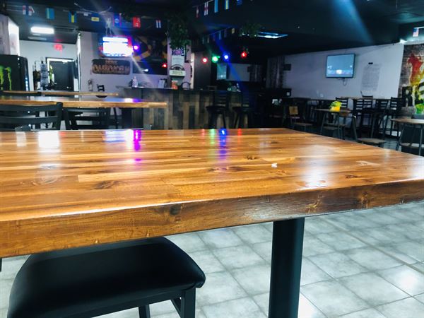 Gully's Restaurant and Lounge