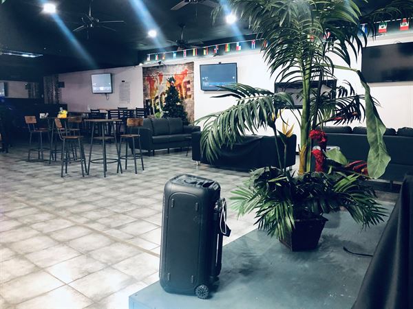 Gully's Restaurant and Lounge