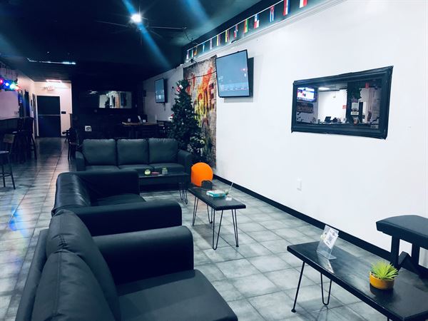 Gully's Restaurant and Lounge