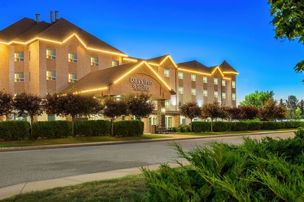 Days Inn & Suites - West Edmonton