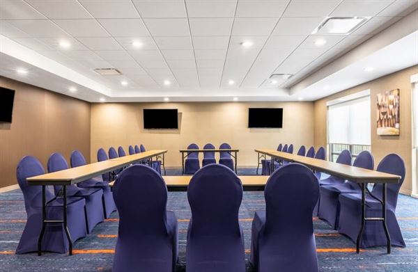 Hampton Inn & Suites Benton Harbor