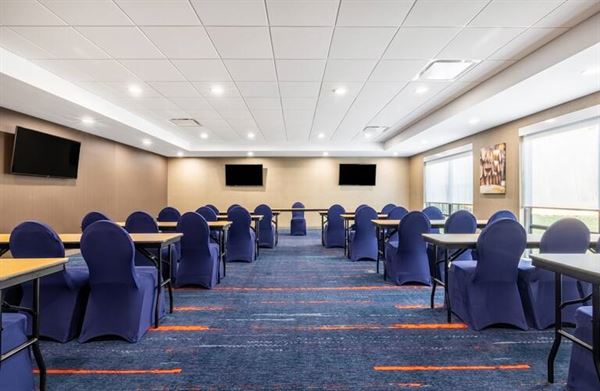 Hampton Inn & Suites Benton Harbor