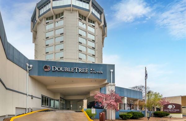 DoubleTree by Hilton Jefferson City