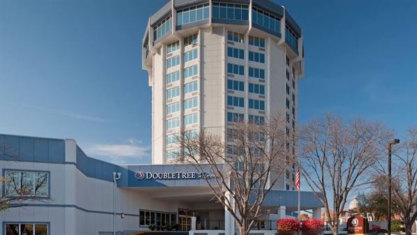 DoubleTree by Hilton Jefferson City