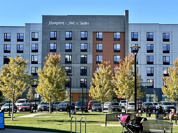 Hampton Inn & Suites Chicago Medical District UIC