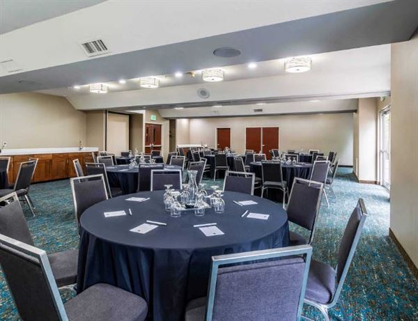 Clarion Hotel Portland International Airport