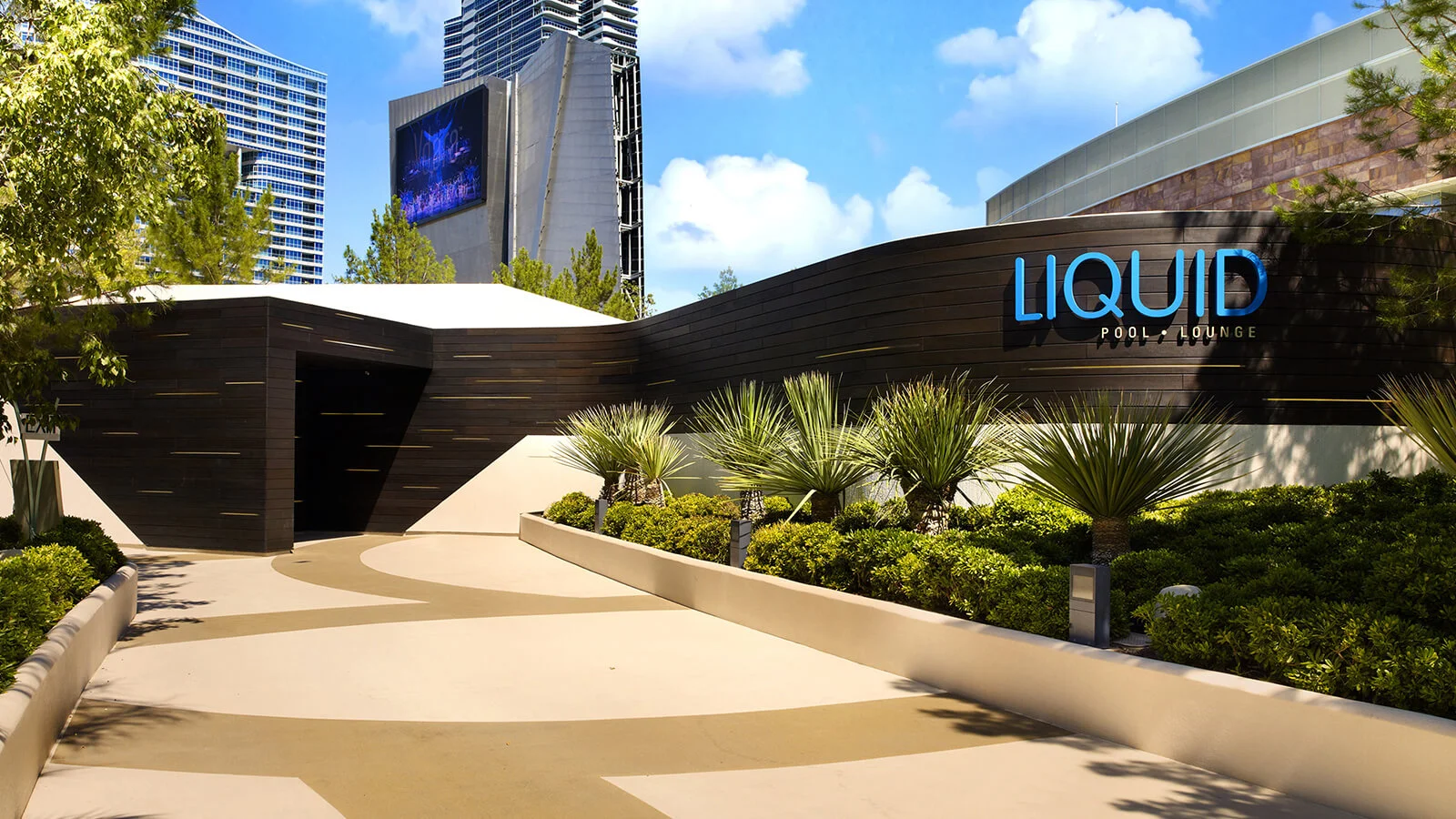 Liquid Pool Lounge