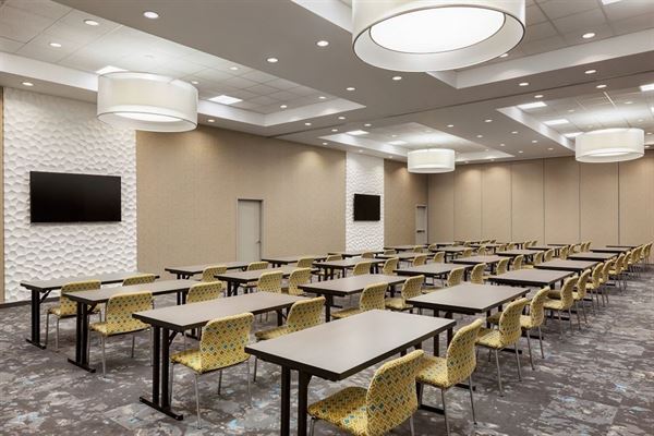 Aloft Jacksonville Tapestry Park