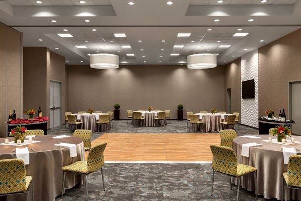 Aloft Jacksonville Tapestry Park