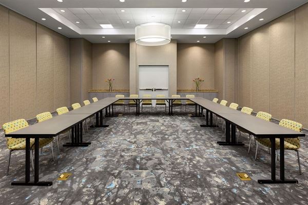 Aloft Jacksonville Tapestry Park