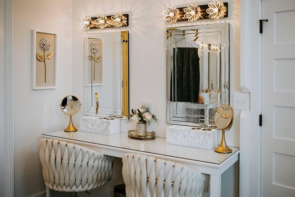 SOMETHEME Weddings and Events LLC