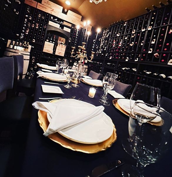 Oceanos Oyster Bar & Sea Grill