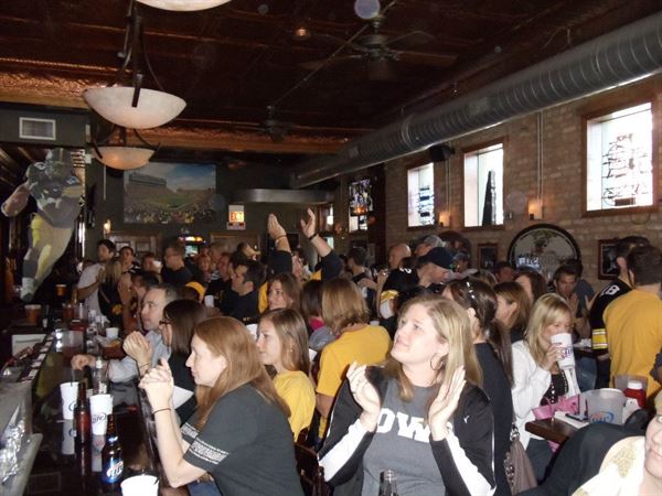 Four Shadows Tavern And Grill