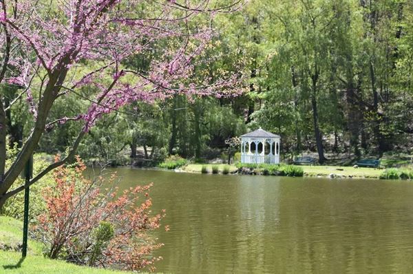 Friendship Botanic Gardens