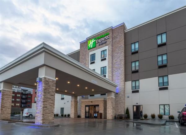 Holiday Inn Express & Suites Columbus / Worthington