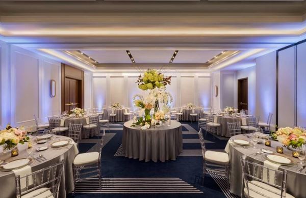 106 Jefferson Huntsville, Curio Collection by Hilton