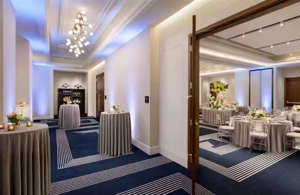 106 Jefferson Huntsville, Curio Collection by Hilton