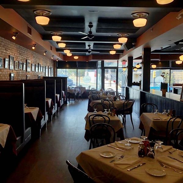 Louie's Italian Restaurant and Bar- Darien