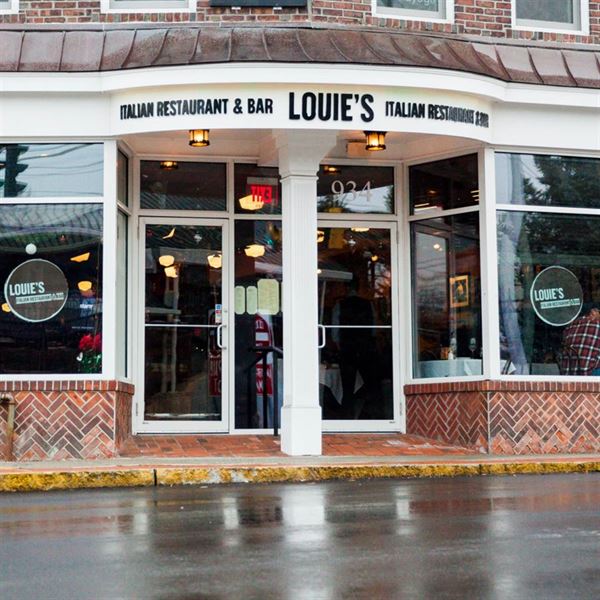 Louie's Italian Restaurant and Bar- Darien