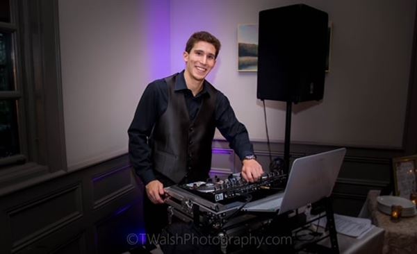 DJ's Available Sound and Light