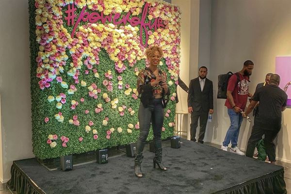 Ferrara Showman Gallery