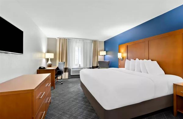 COMFORT INN & SUITES