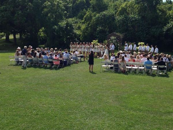 The Old Lantern Inn & Barn