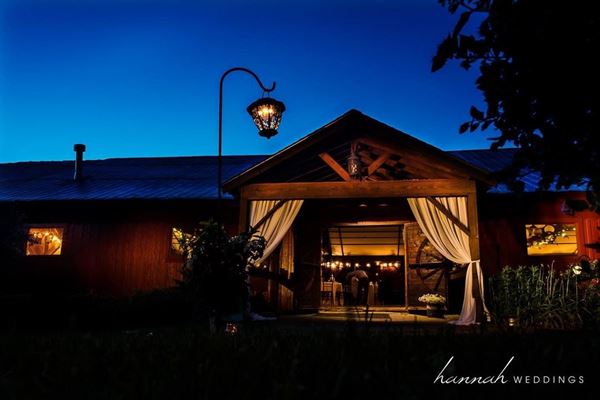 The Old Lantern Inn & Barn