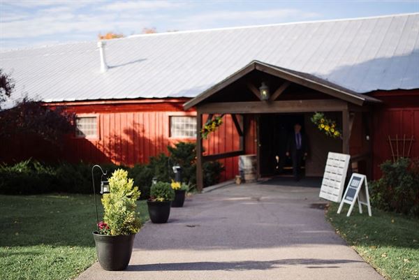 The Old Lantern Inn & Barn